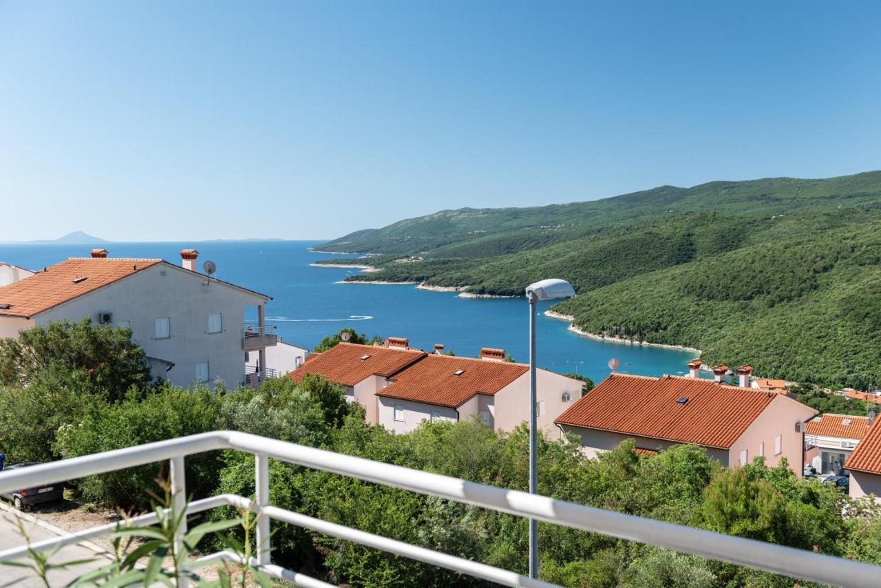 Cami -stylish With A Beautiful Seaview Apartment