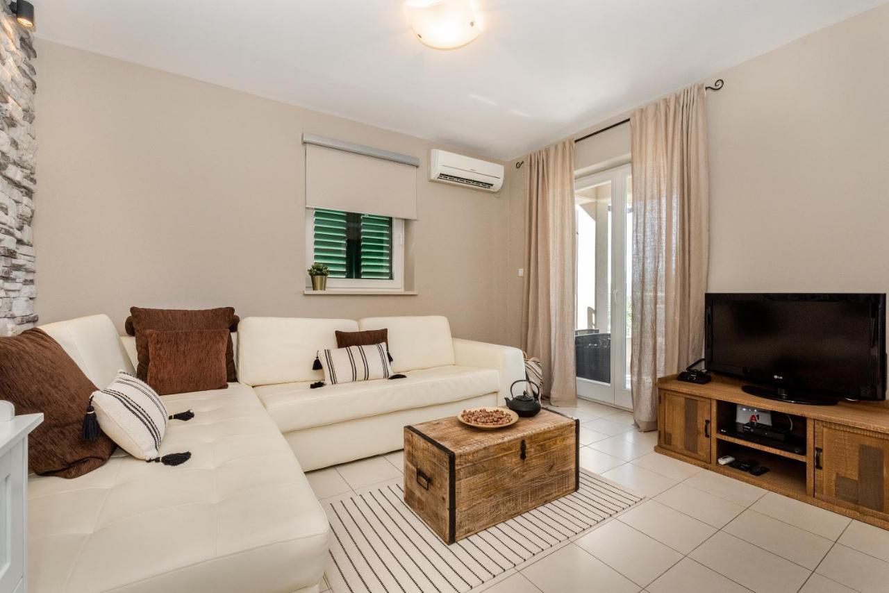 Apartment Cami -stylish With A Beautiful Seaview