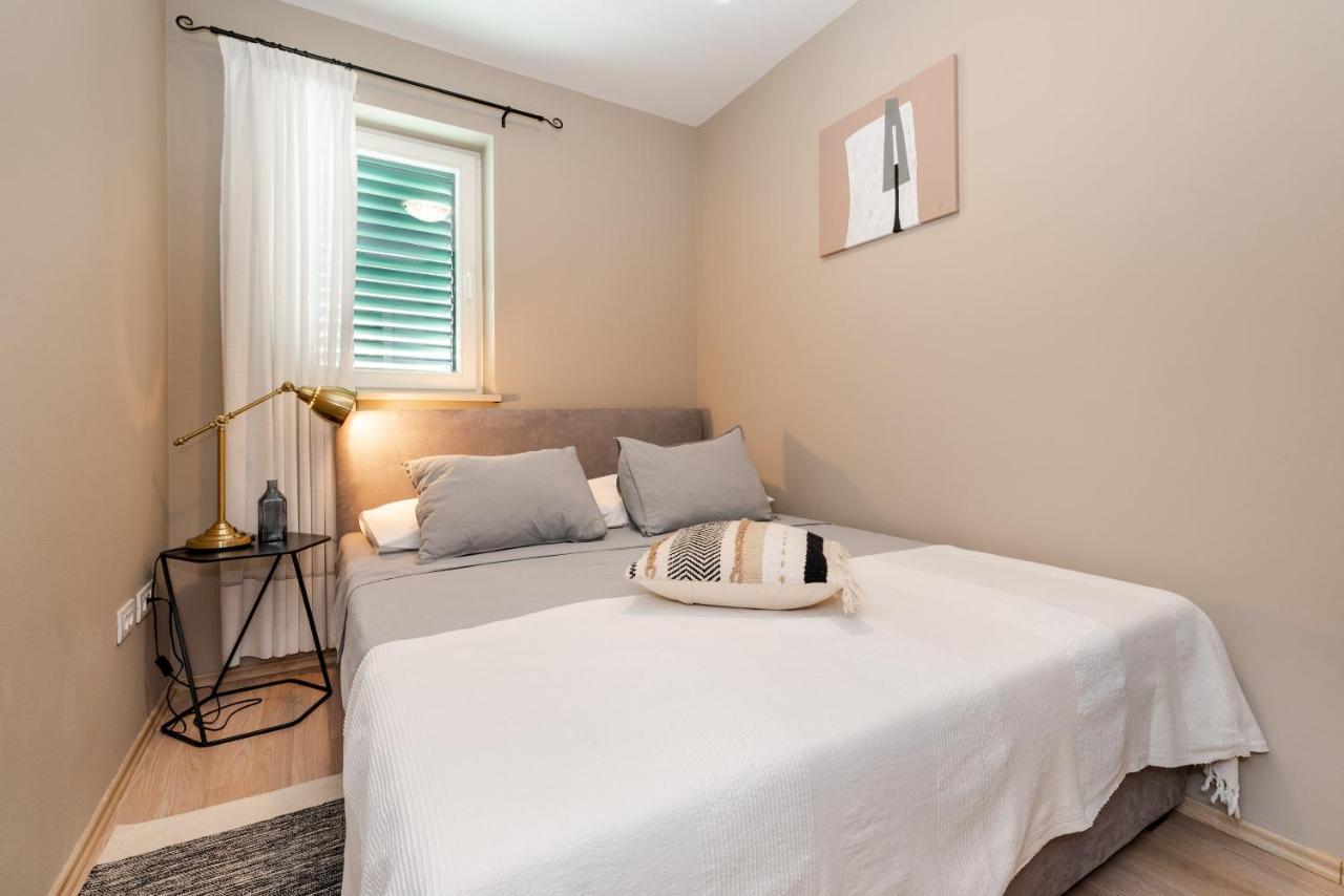 Cami -stylish With A Beautiful Seaview